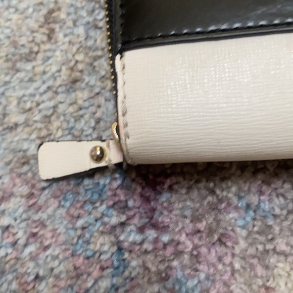 BCBG Max Azria Sadie oversized wallet & travel document / passport or clutch - Picture 4 of 16